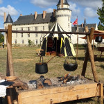 mais maintenant, on a notre table à feu, fabriquée par nos soins